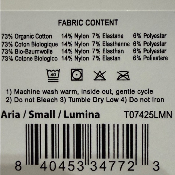 🥯🥯🥯 ankle length cream, color, socks with gold dots, and a gold grip - Picture 4 of 5